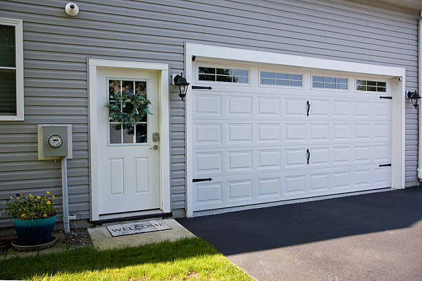 24/7 Emergency Garage Door Panel Replacement experts in Petersburg, VA